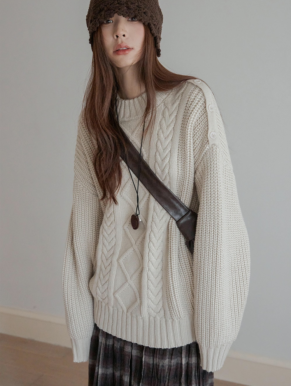 VNOOK Women's Wool-blend Round Neck Cable Knit Sweater