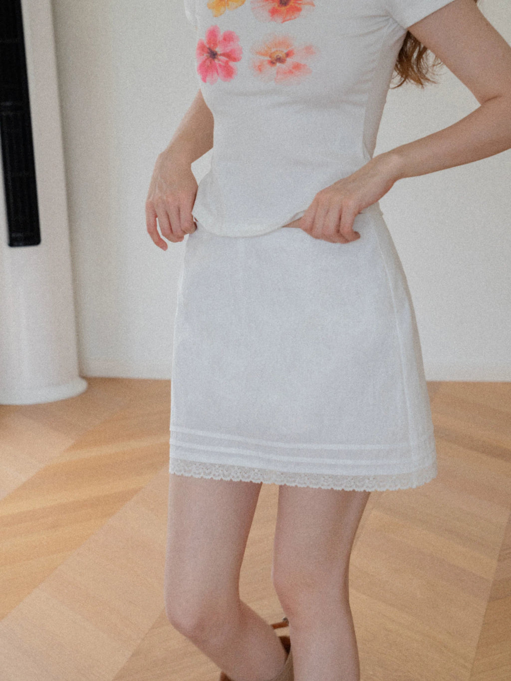 EGGKA lace trim A-line high-waist mini skirt white small