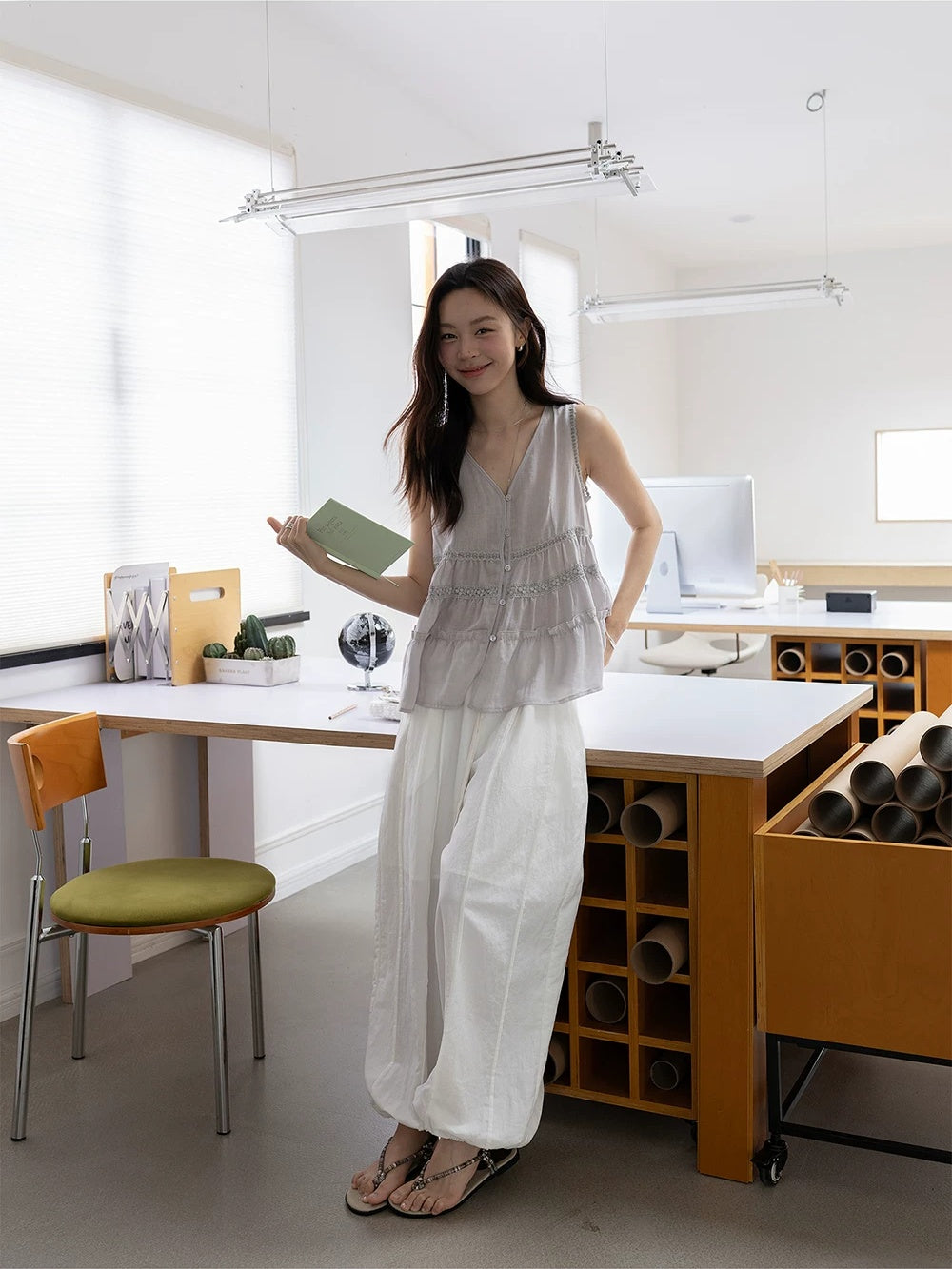 Lightweight Wide-Leg Balloon Pants